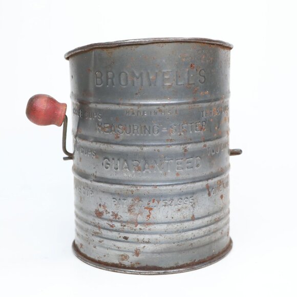 Vintage Bromwell's Metal Flour Sifter 3 Cup Hand Crank Kitchen Tool Rustic Decor - Picture 2 of 11